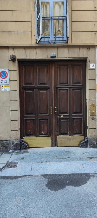 Appartement Hostdomus - Gli Aristogatti à Turin Extérieur photo